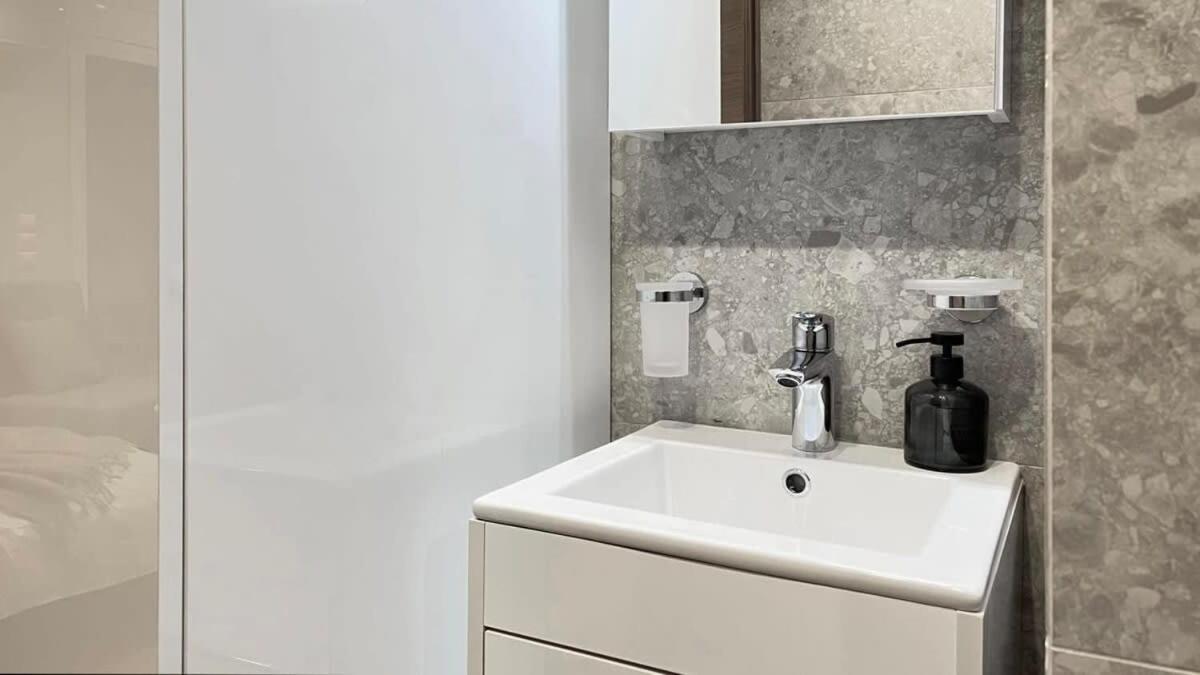 Brand New With Amazing View Apartment